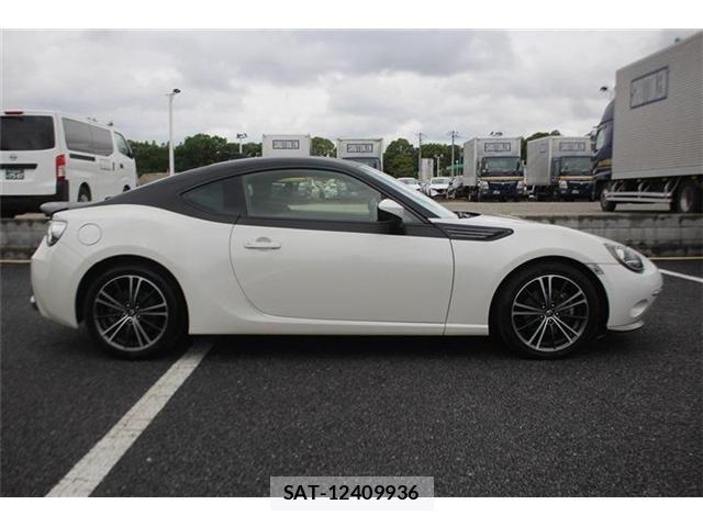 Toyota 86 2015-09 7498943-12