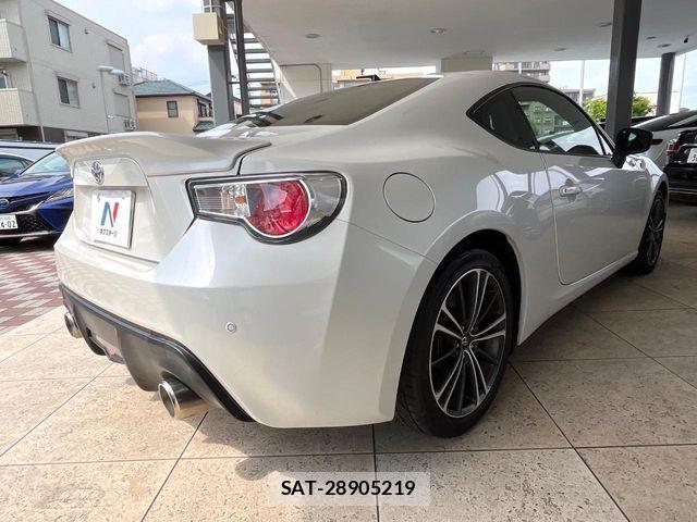 Toyota 86 2013-03 7506145-17