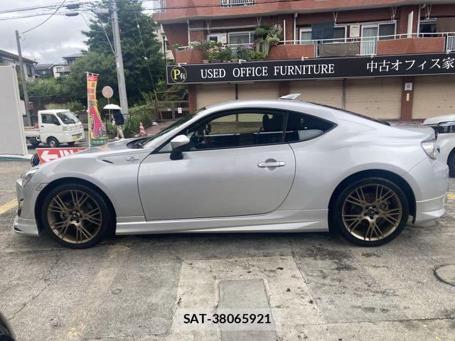 Toyota 86 2012-08 7614540-11