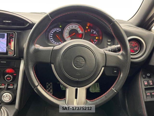 Toyota 86 2013-02 7614369-15
