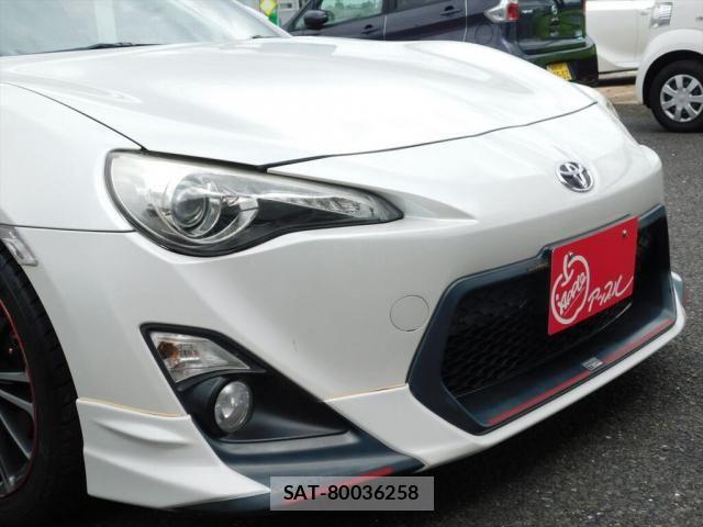Toyota 86 2013-10 7614425-11