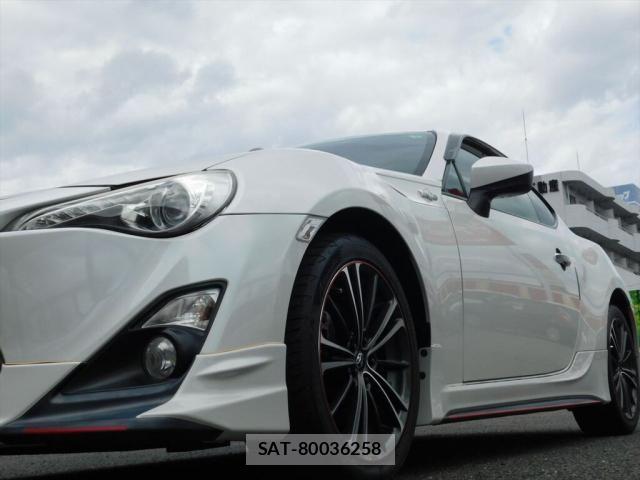 Toyota 86 2013-10 7614425-16