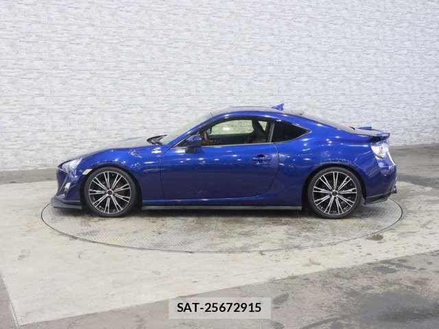 Toyota 86 2013-02 7780857-11