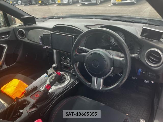 Toyota 86 2014-12 8033728-12