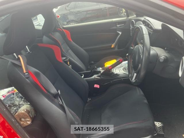 Toyota 86 2014-12 8033728-13
