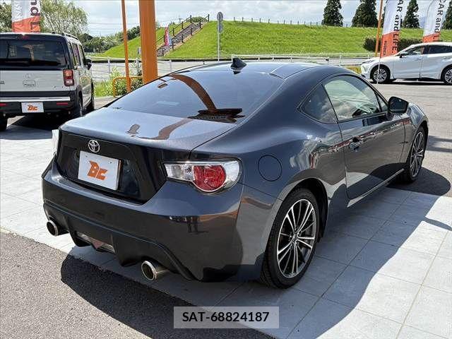 Toyota 86 2012-05 8072221-12