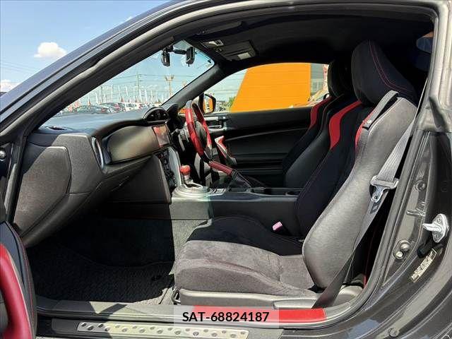 Toyota 86 2012-05 8072221-16