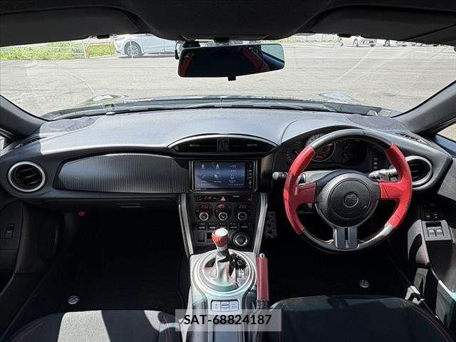 Toyota 86 2012-05 8072221-1