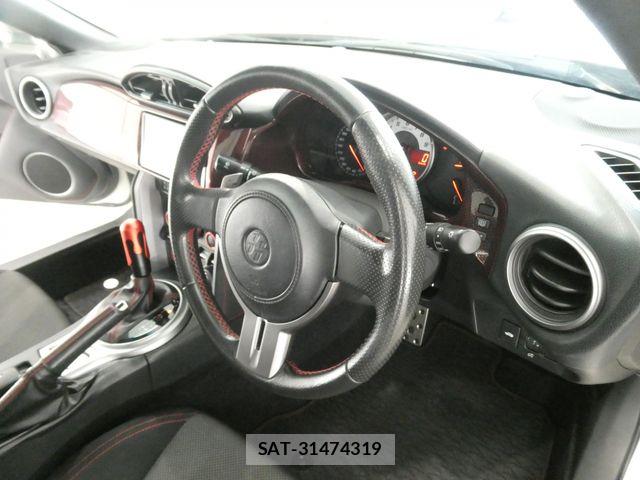 Toyota 86 2012-10 8071995-13