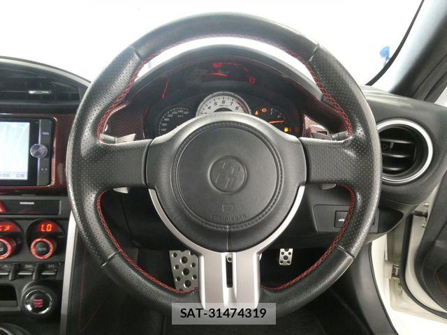 Toyota 86 2012-10 8071995-23
