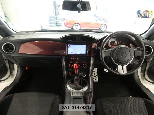 Toyota 86 2012-10 8071995-2