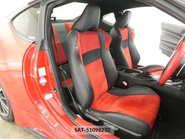 Toyota 86 2013-10 8072091-13