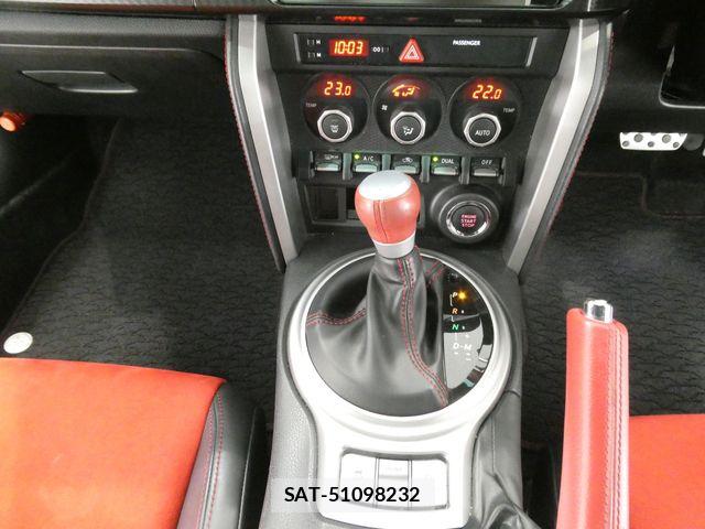 Toyota 86 2013-10 8072091-23
