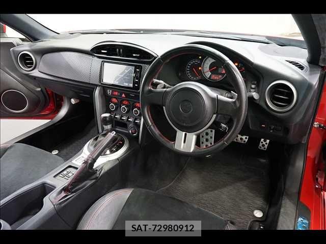 Toyota 86 2015-04 8072104-1