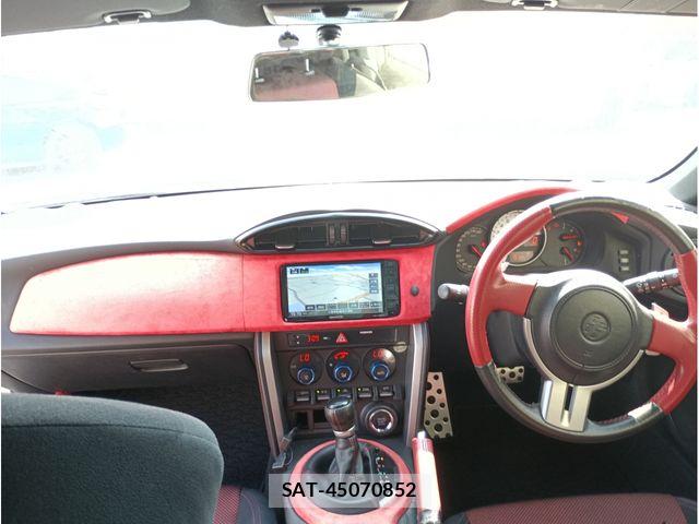 Toyota 86 2014-04 8097129-8