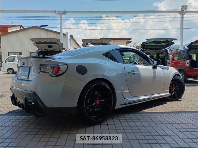 Toyota 86 2012-12 8125114-2