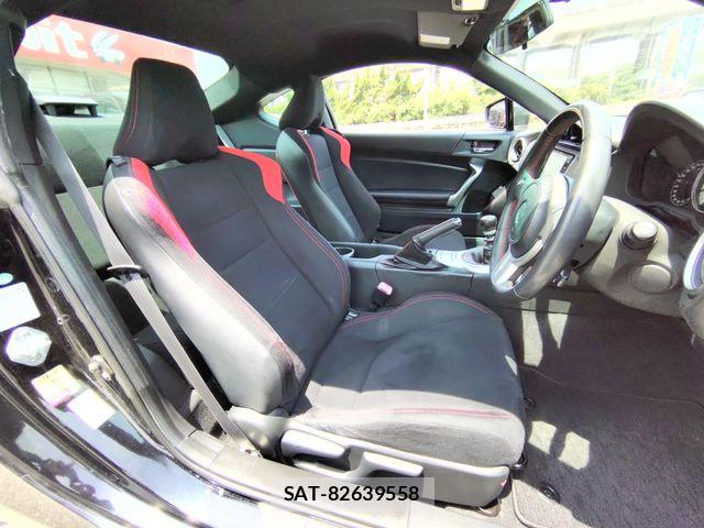 Toyota 86 2015-12 8144671-16