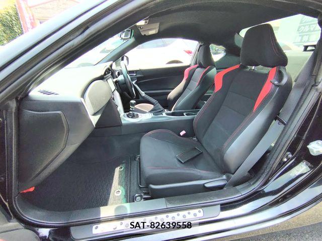 Toyota 86 2015-12 8144671-17