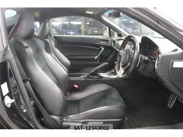 Toyota 86 2013-09 8144672-27