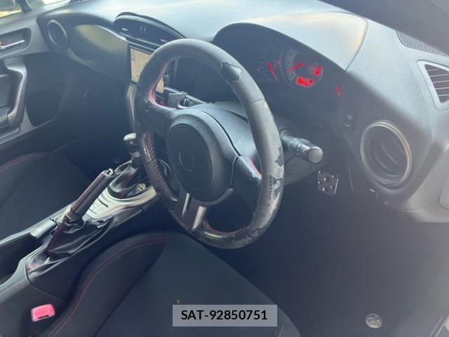 Toyota 86 2014-05 8157210-15