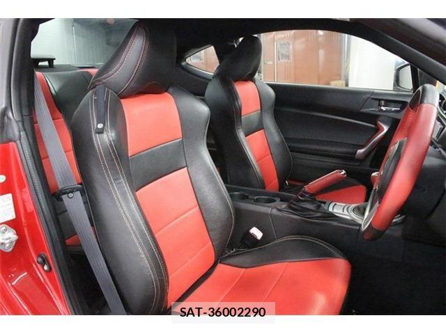 Toyota 86 2012-10 8156875-27