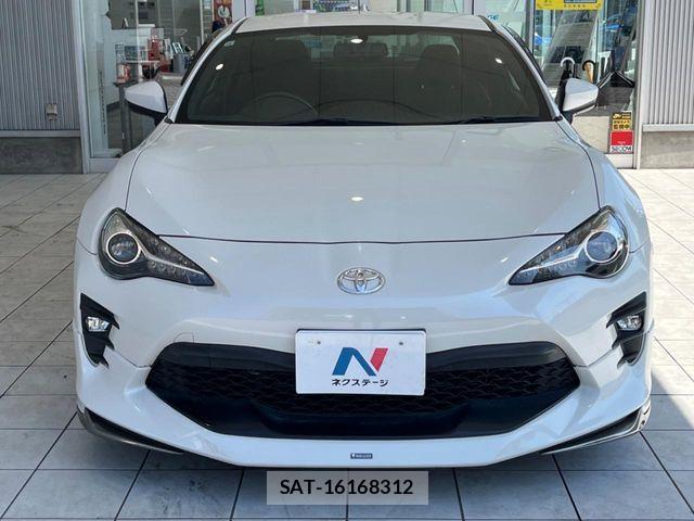 Toyota 86 2017-10 8227700-13