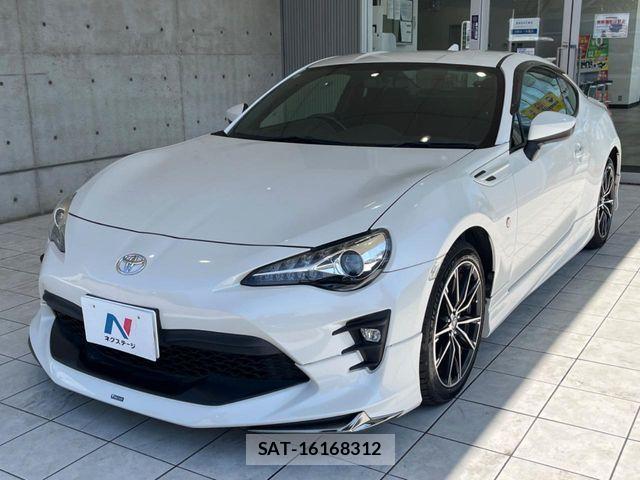 Toyota 86 2017-10 8227700-15