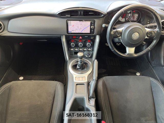 Toyota 86 2017-10 8227700-1