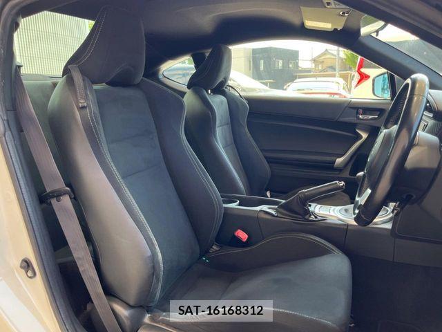 Toyota 86 2017-10 8227700-7