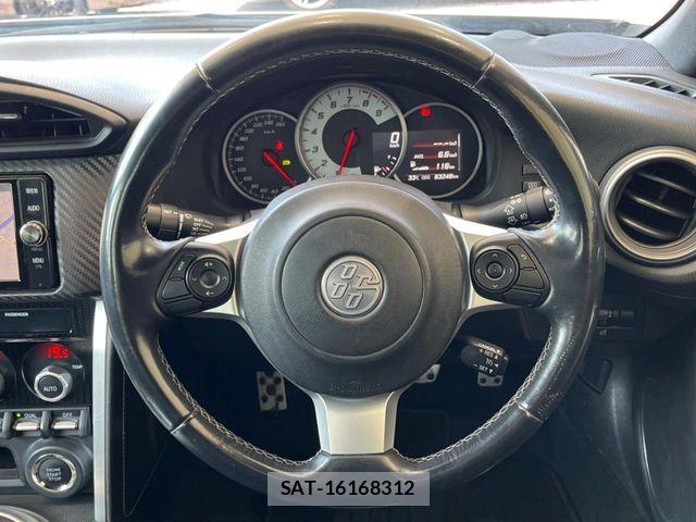 Toyota 86 2017-10 8227700-8