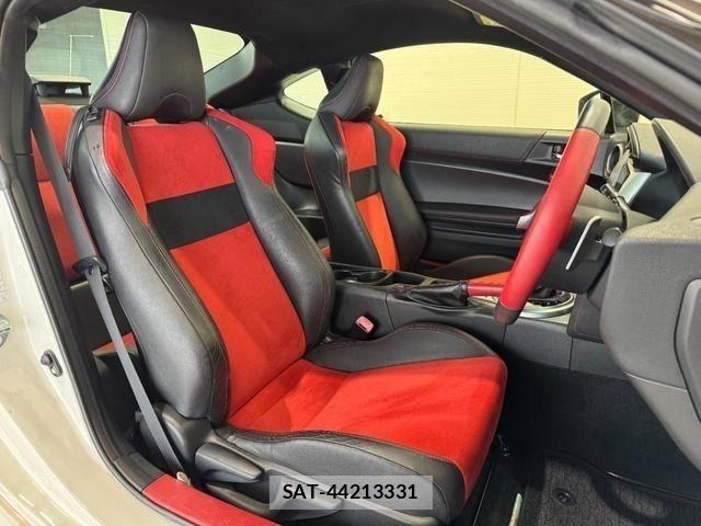 Toyota 86 2012-10 8227929-9