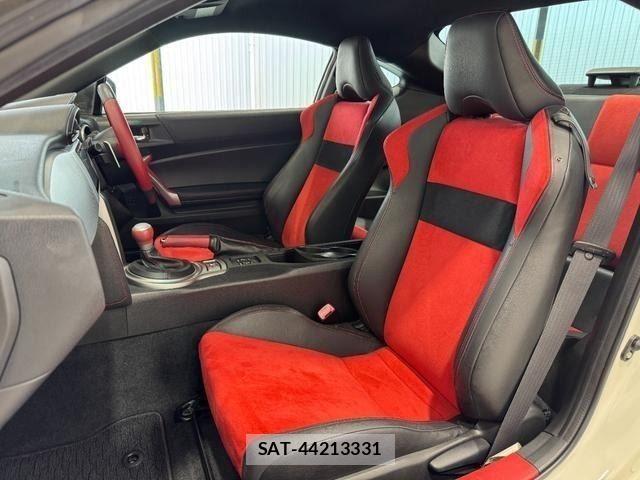 Toyota 86 2012-10 8227929-10