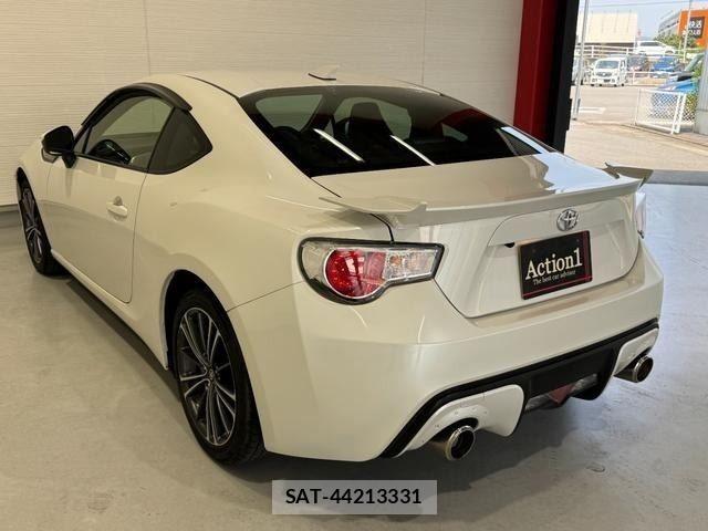 Toyota 86 2012-10 8227929-3