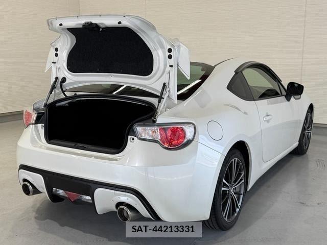 Toyota 86 2012-10 8227929-7