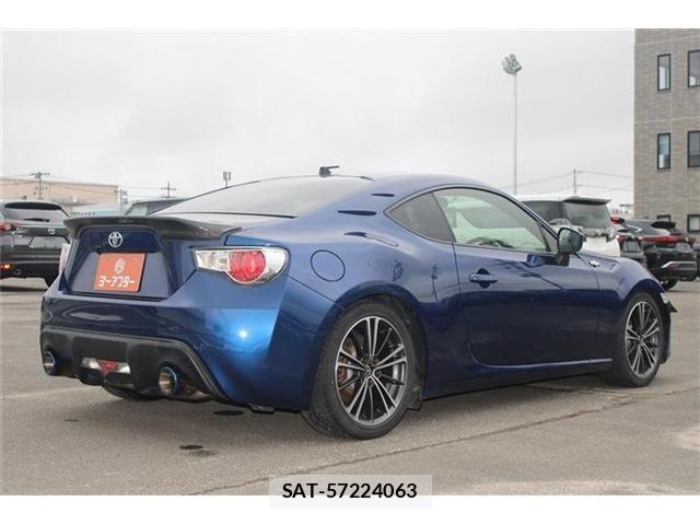 Toyota 86 2012-08 8244169-12