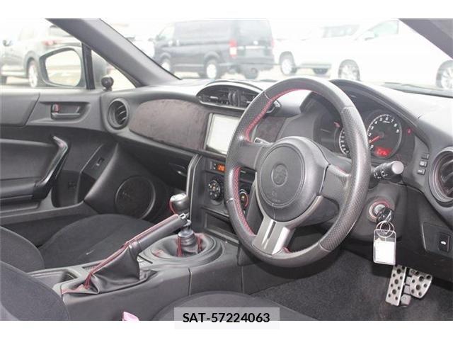 Toyota 86 2012-08 8244169-26