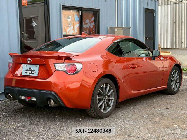 Toyota 86 2015-10 8311954-16