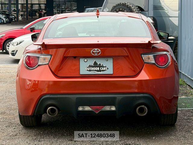 Toyota 86 2015-10 8311954-17