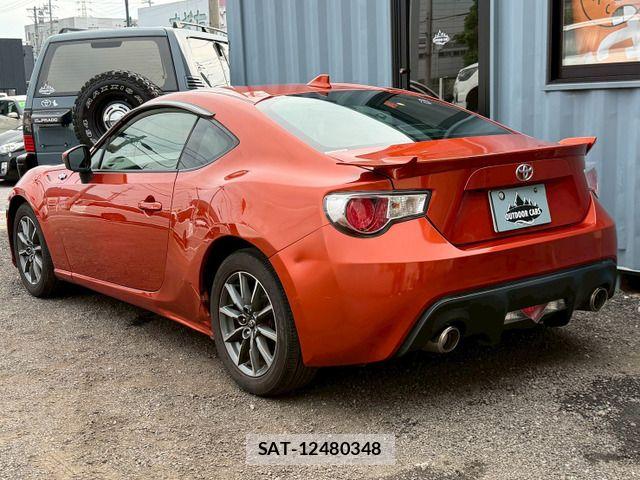 Toyota 86 2015-10 8311954-1
