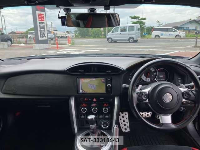 Toyota 86 2017-10 8311790-11