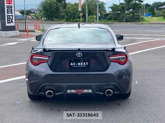 Toyota 86 2017-10 8311790-15