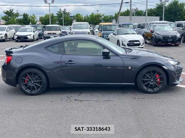 Toyota 86 2017-10 8311790-17