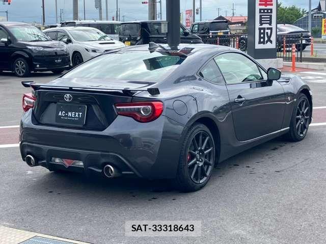Toyota 86 2017-10 8311790-18