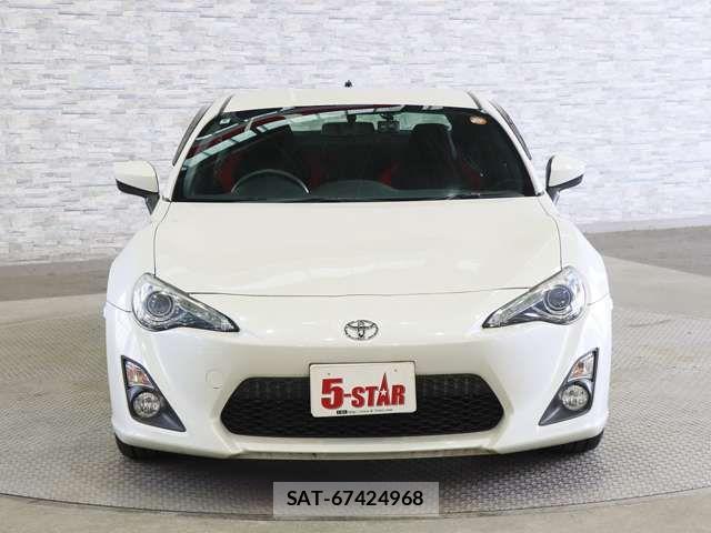 Toyota 86 2012-06 8311868-7