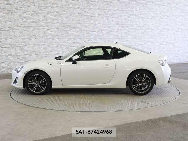 Toyota 86 2012-06 8311868-8