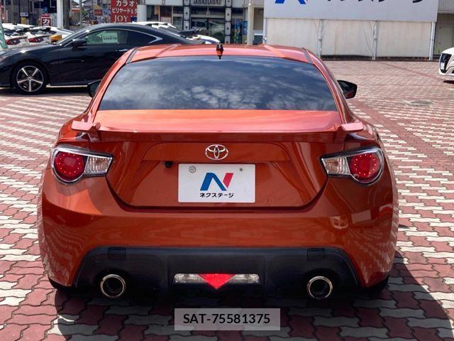 Toyota 86 2014-02 8311867-13