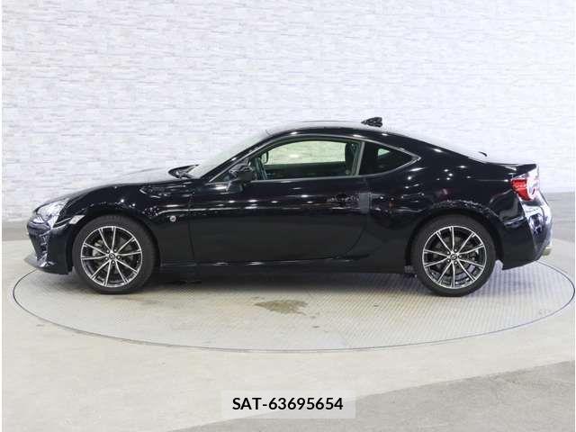 Toyota 86 2017-10 8334245-13