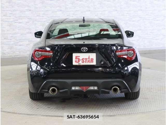 Toyota 86 2017-10 8334245-15