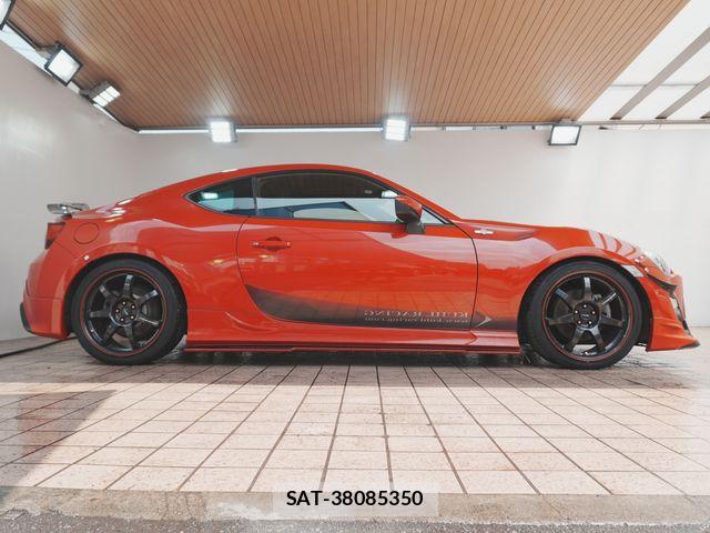 Toyota 86 2013-03 8334292-6