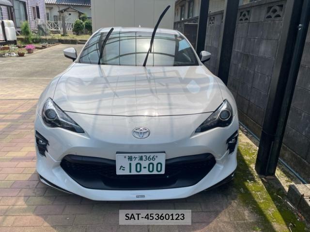 Toyota 86 2018-04 8334219-1